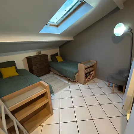 Petite Maison Dans Village Animé Apartamento *