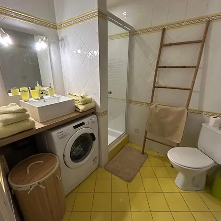 Petite Maison Dans Village Animé Apartamento